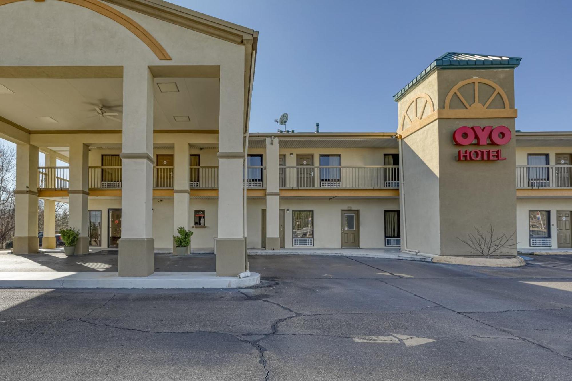 Oyo Hotel Grenada West Bagian luar foto