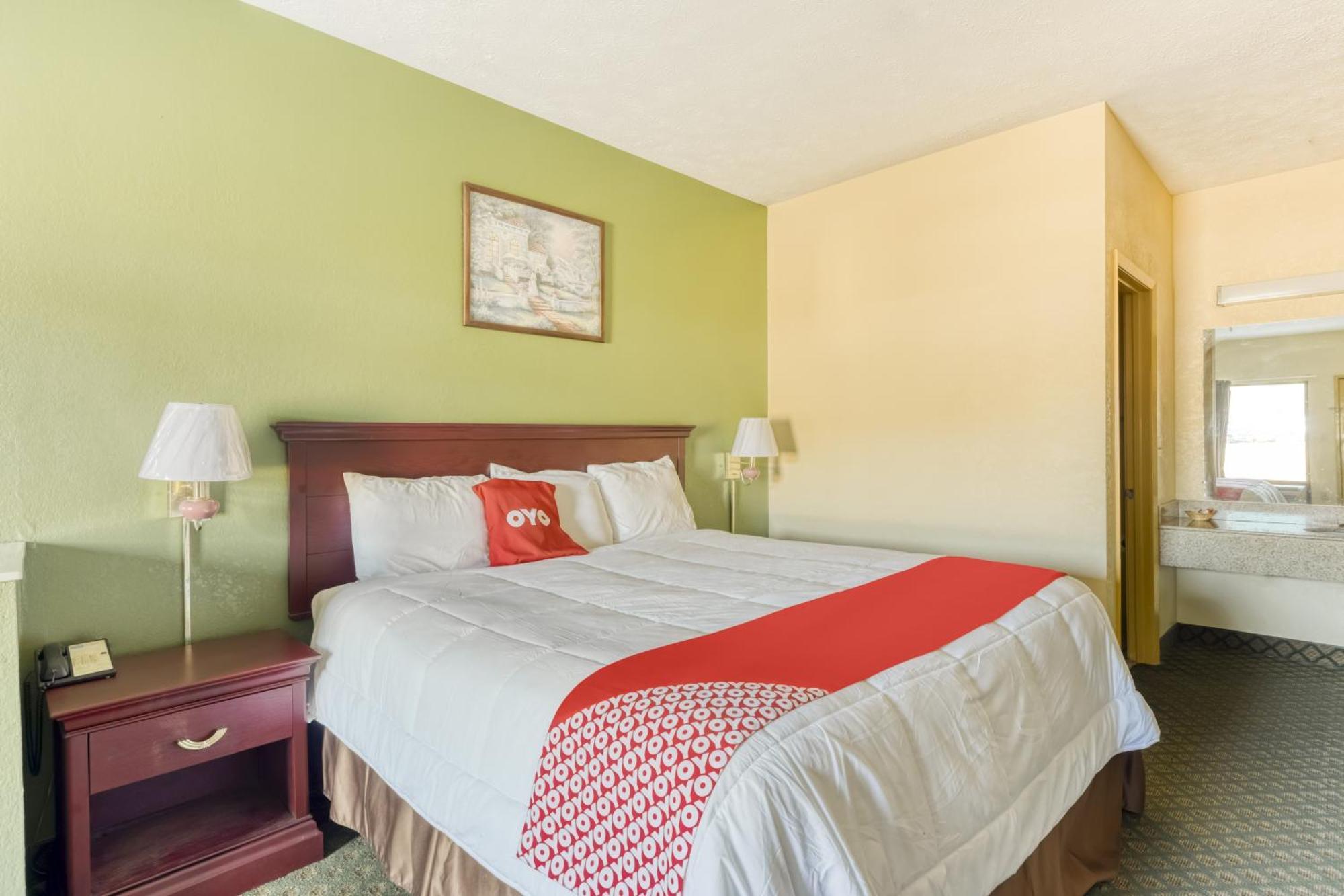 Oyo Hotel Grenada West Bagian luar foto