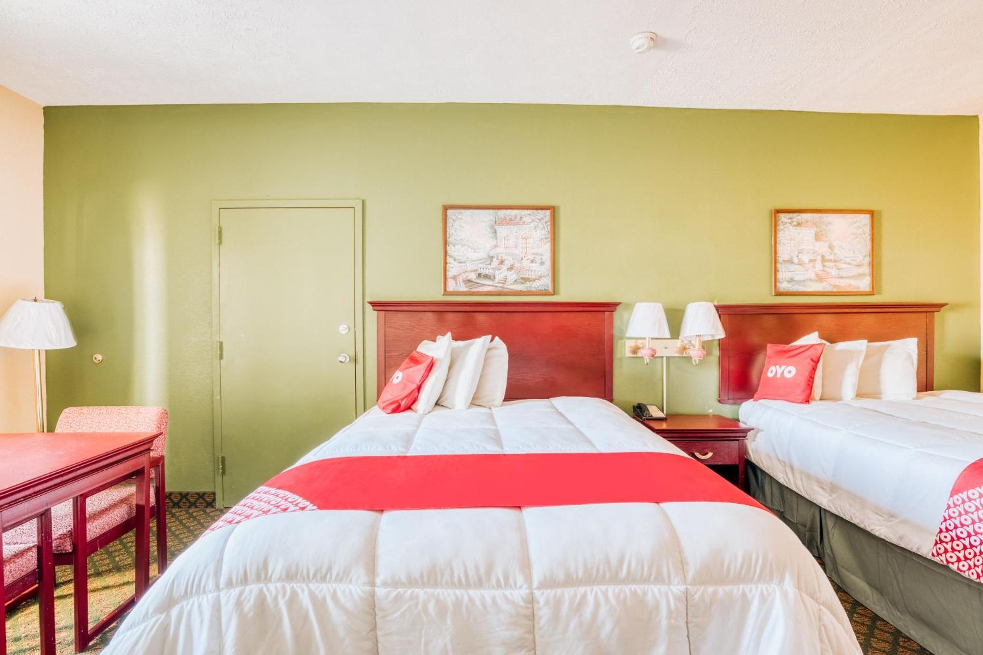 Oyo Hotel Grenada West Bagian luar foto