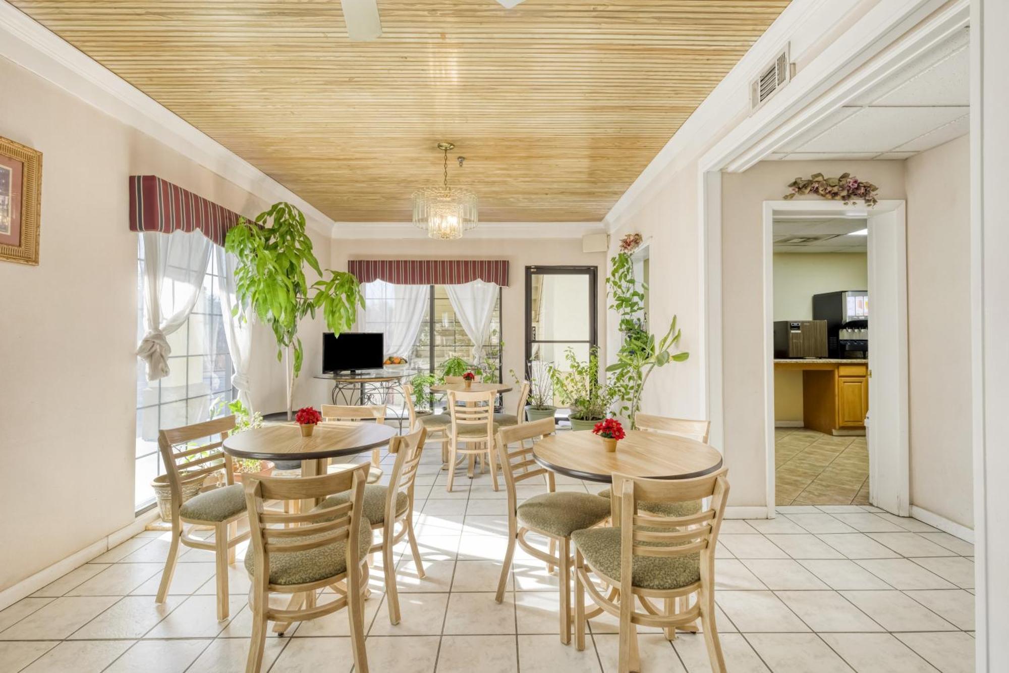 Oyo Hotel Grenada West Bagian luar foto