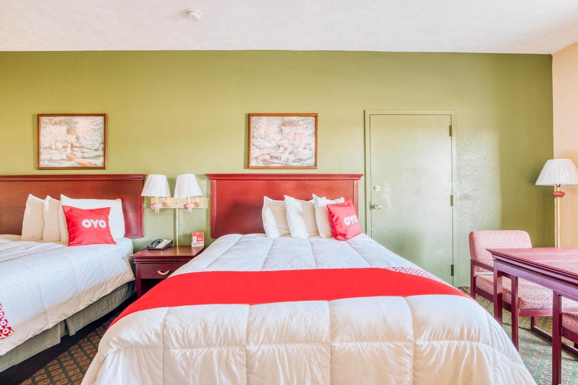 Oyo Hotel Grenada West Bagian luar foto