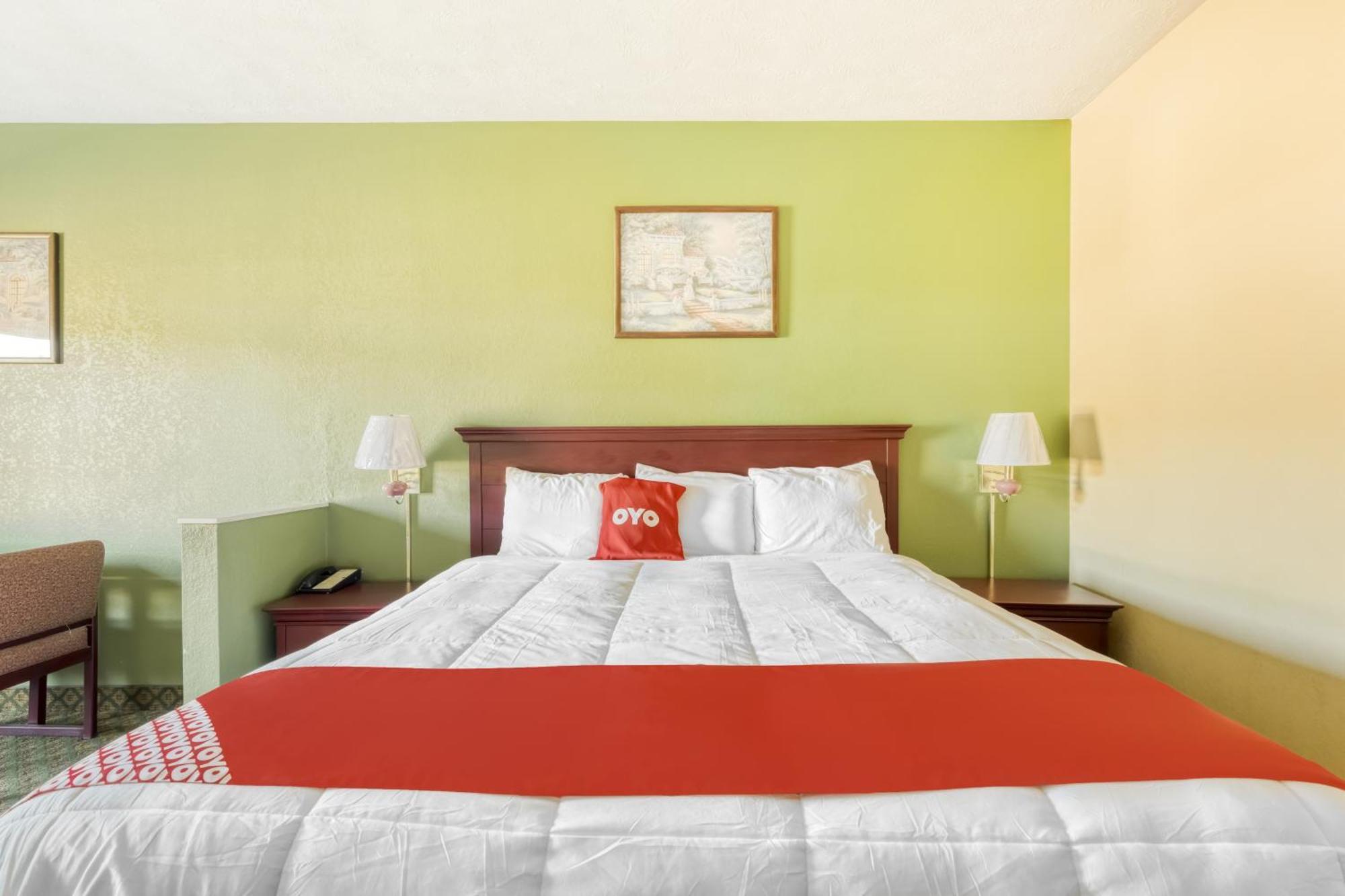 Oyo Hotel Grenada West Bagian luar foto