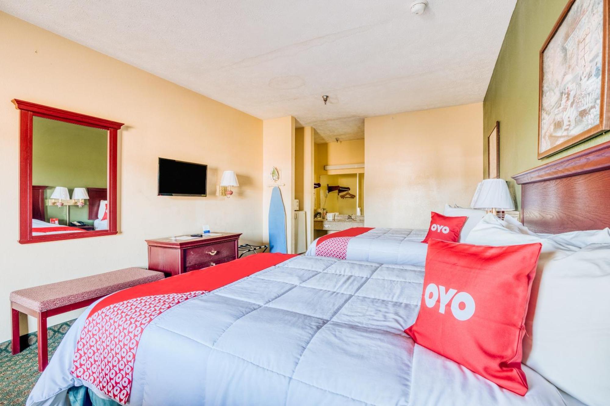 Oyo Hotel Grenada West Bagian luar foto