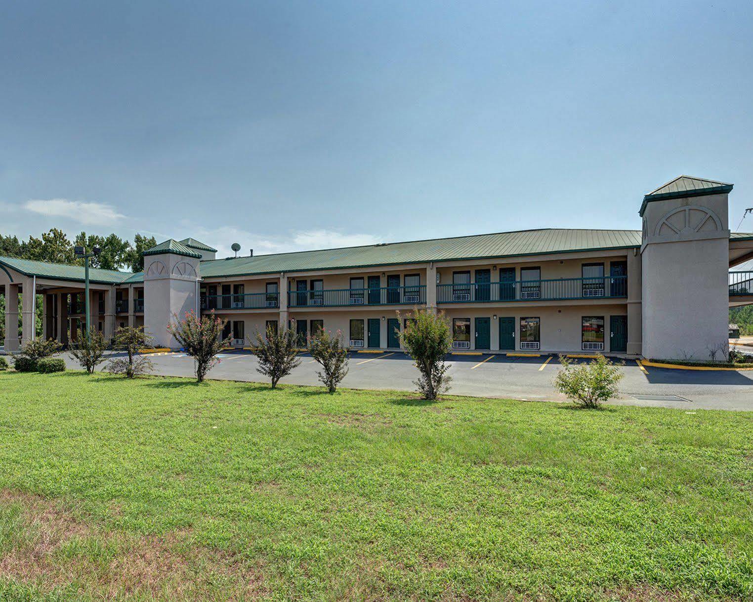 Oyo Hotel Grenada West Bagian luar foto