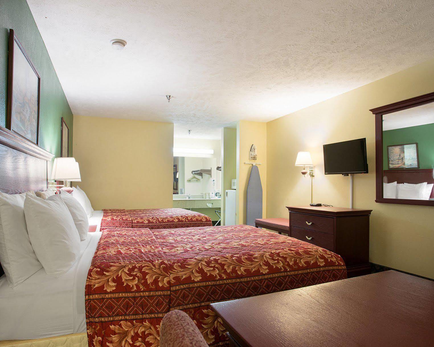 Oyo Hotel Grenada West Bagian luar foto